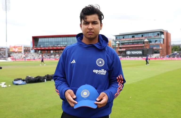 India bat first and hand Sooryavanshi his debut in Manchester